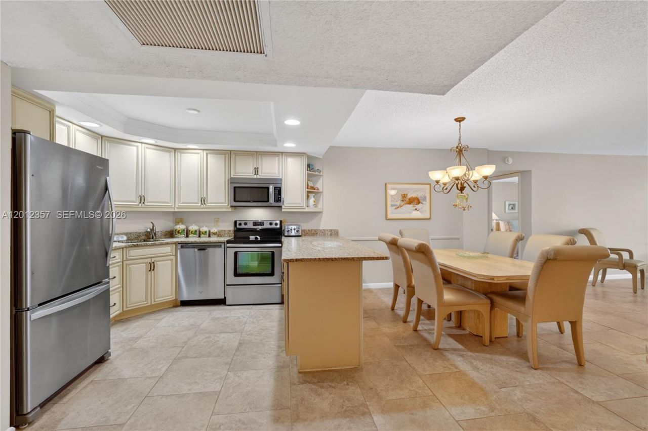 5 Bluebill , Unit 201, Naples, FL 34108 Photo