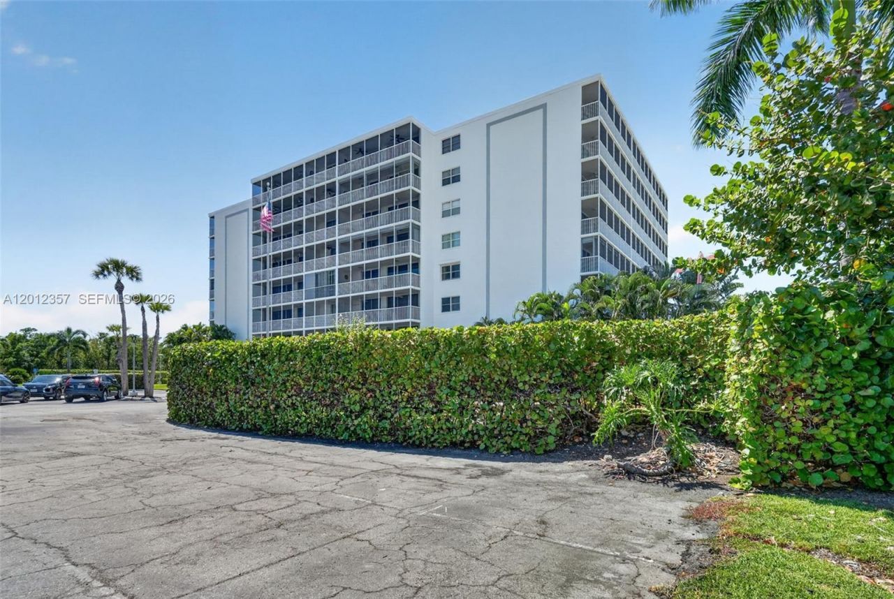 5 Bluebill , Unit 201, Naples, FL 34108 Photo