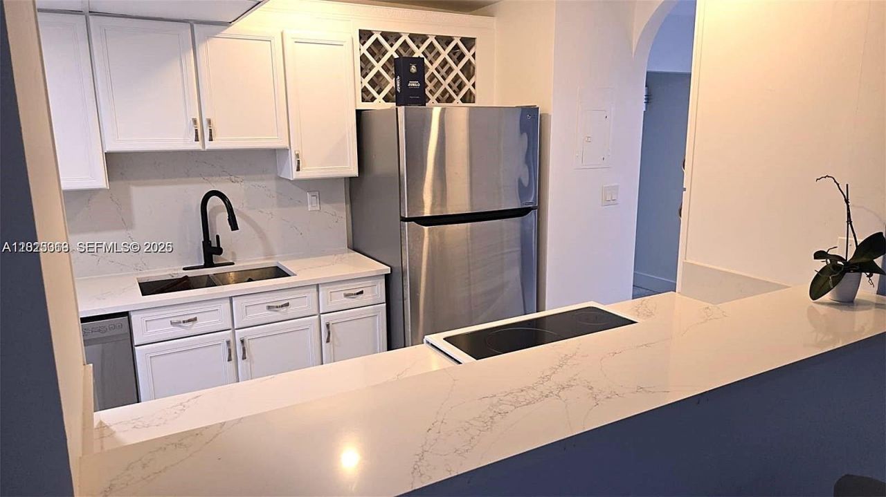 2715 N Ocean Blvd , Unit 2E, Fort Lauderdale, FL 33308 Photo