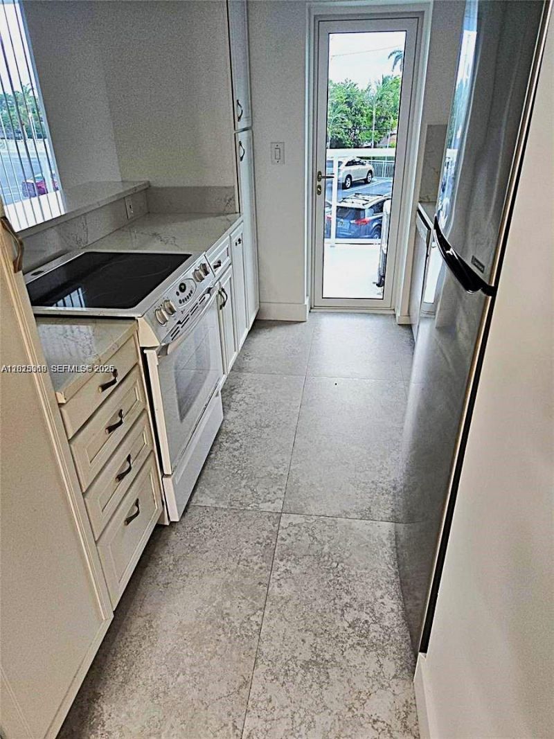 2715 N Ocean Blvd , Unit 2E, Fort Lauderdale, FL 33308 Photo