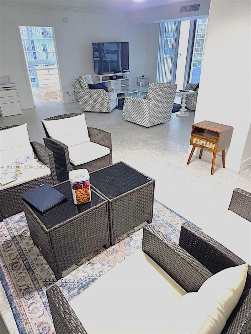 2715 N Ocean Blvd , Unit 2E, Fort Lauderdale, FL 33308 Photo