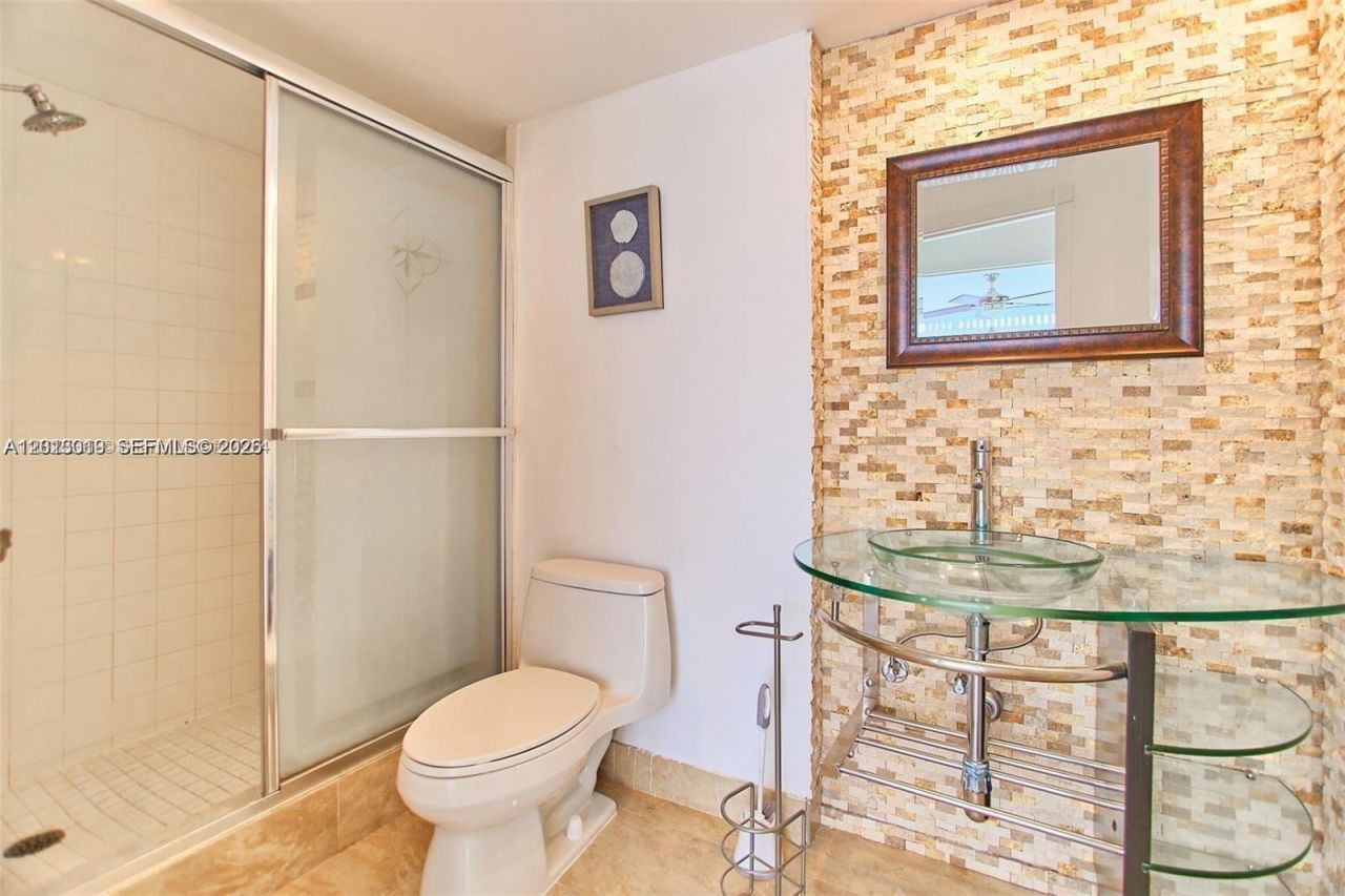 2715 N Ocean Blvd , Unit 2E, Fort Lauderdale, FL 33308 Photo