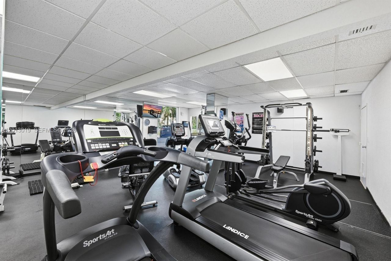 2715 N Ocean Blvd , Unit 2E, Fort Lauderdale, FL 33308 Photo