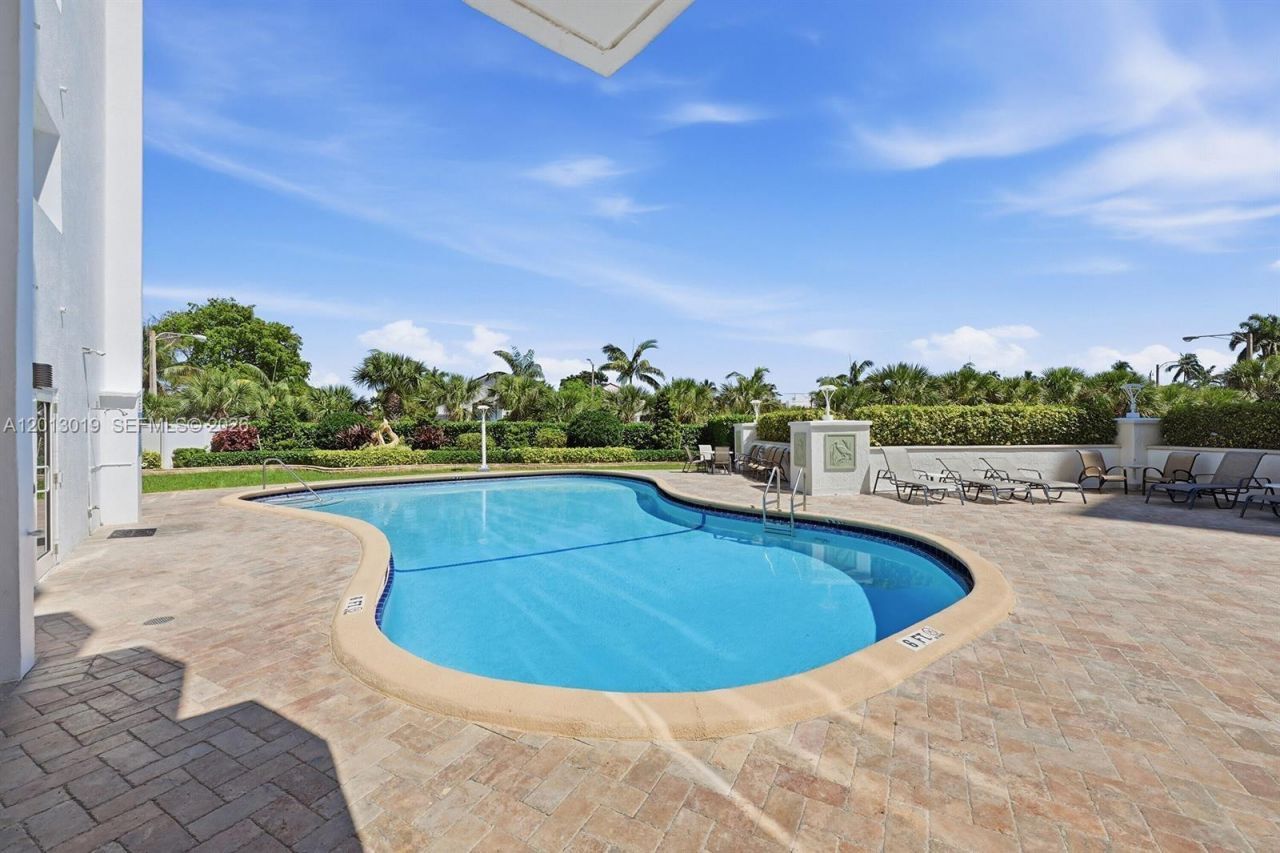 2715 N Ocean Blvd , Unit 2E, Fort Lauderdale, FL 33308 Photo