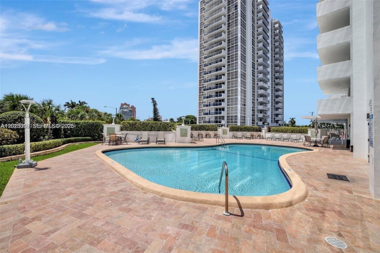 2715 N Ocean Blvd , Unit 2E, Fort Lauderdale, FL 33308 Photo