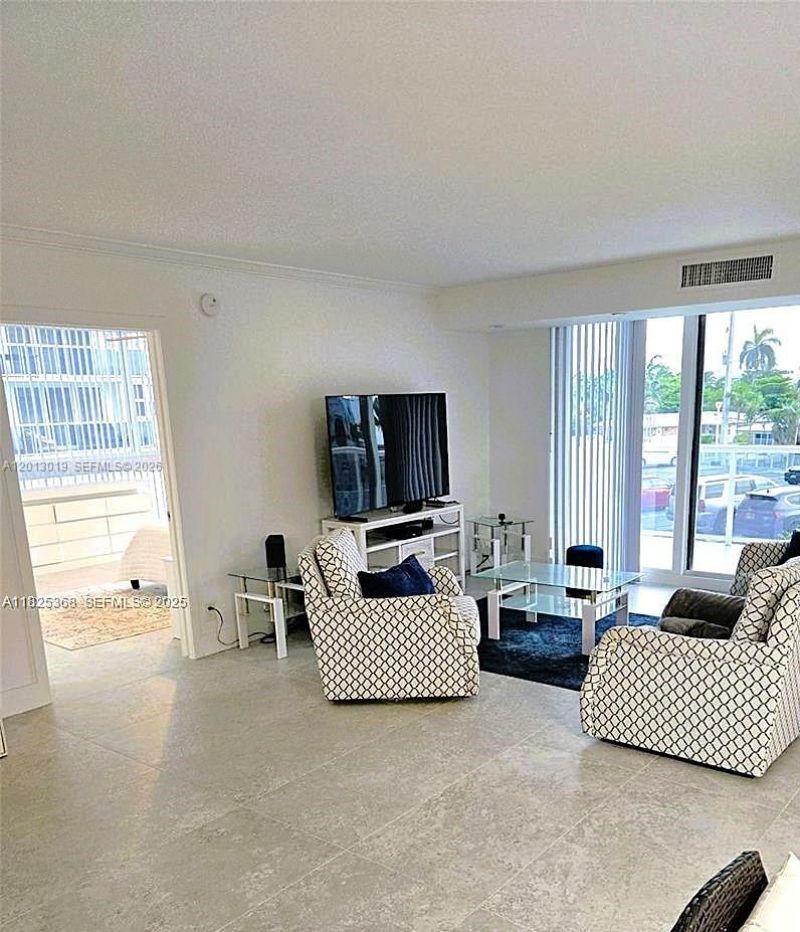 2715 N Ocean Blvd , Unit 2E, Fort Lauderdale, FL 33308 Photo