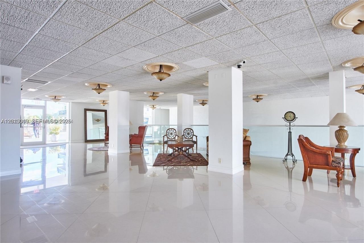 2715 N Ocean Blvd , Unit 2E, Fort Lauderdale, FL 33308 Photo