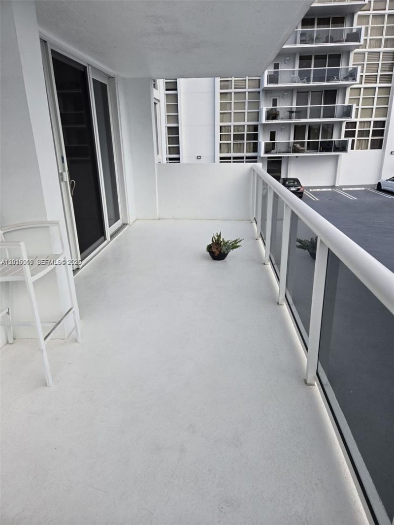 2715 N Ocean Blvd , Unit 2E, Fort Lauderdale, FL 33308 Photo
