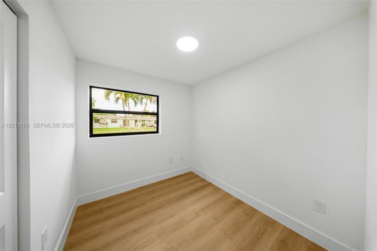 291 NW 184th Ter, Miami Gardens, FL 33169 Photo