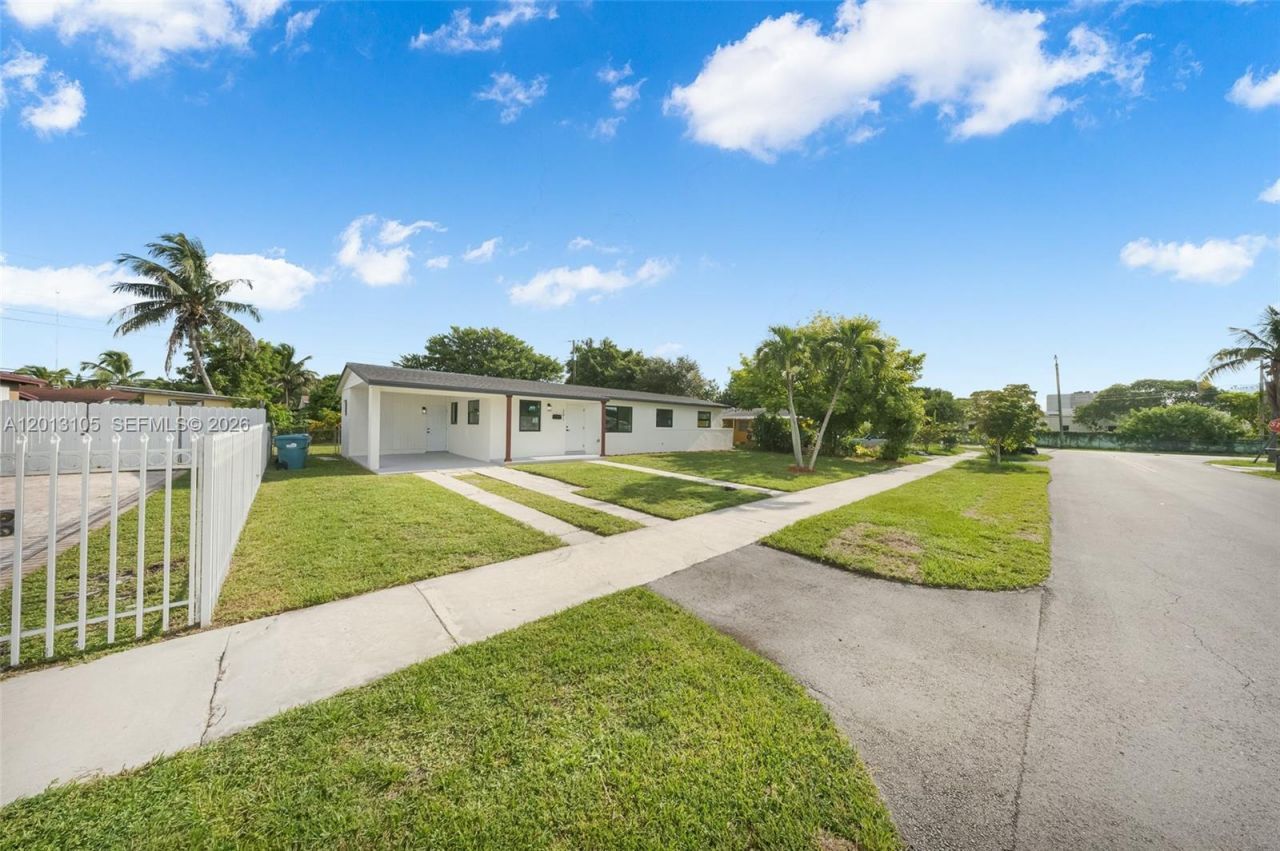 291 NW 184th Ter, Miami Gardens, FL 33169 Photo