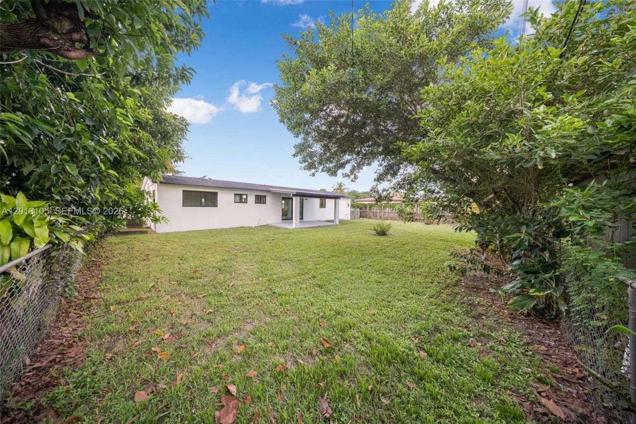 291 NW 184th Ter, Miami Gardens, FL 33169 Photo