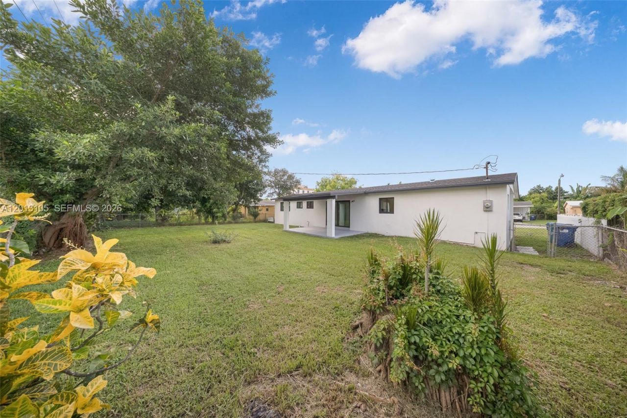 291 NW 184th Ter, Miami Gardens, FL 33169 Photo