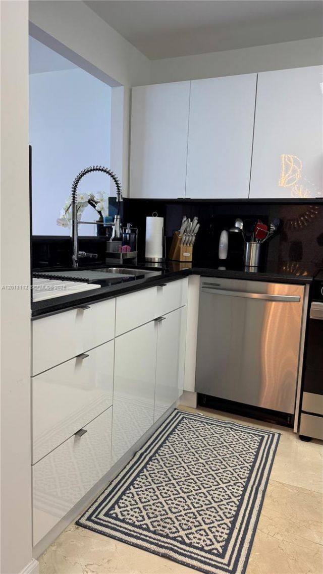 5555 Collins Ave, Unit 14E, Miami Beach, FL 33140 Photo