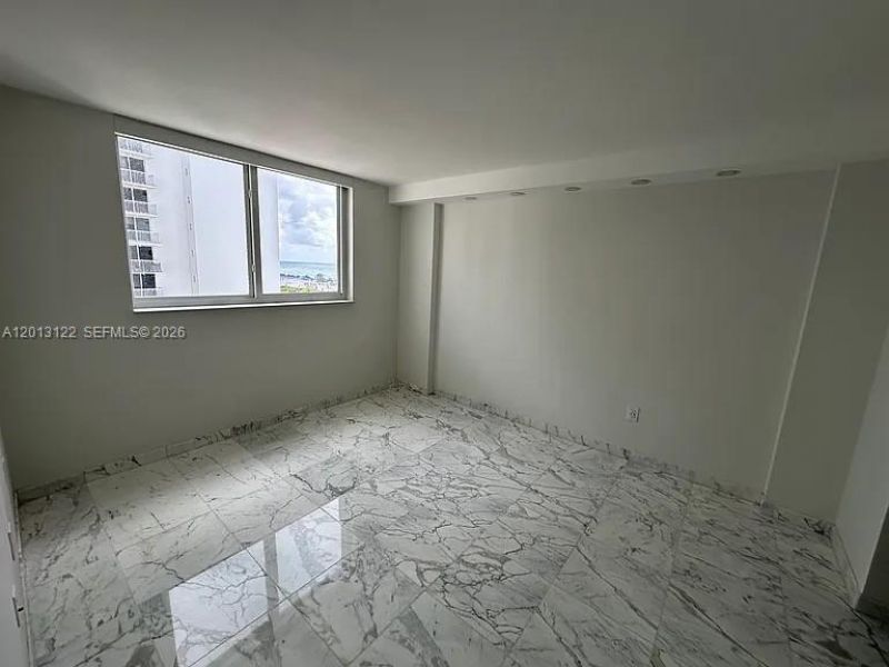 345 Ocean Dr , Unit 519, Miami Beach, FL 33139 Photo