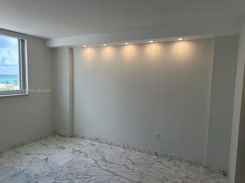 345 Ocean Dr , Unit 519, Miami Beach, FL 33139 Photo