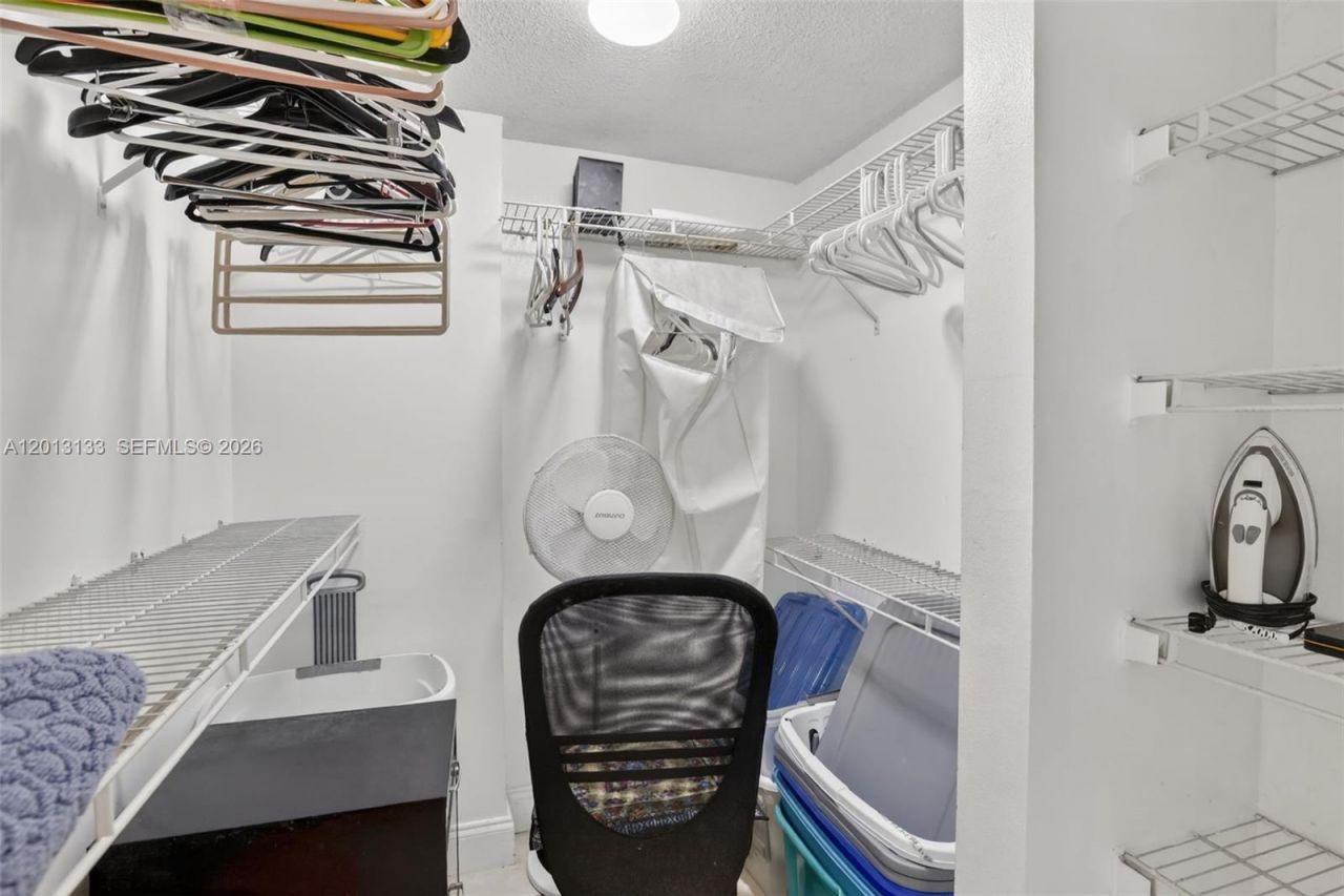 9330 Lagoon Pl, Unit 307, Davie, FL 33324 Photo