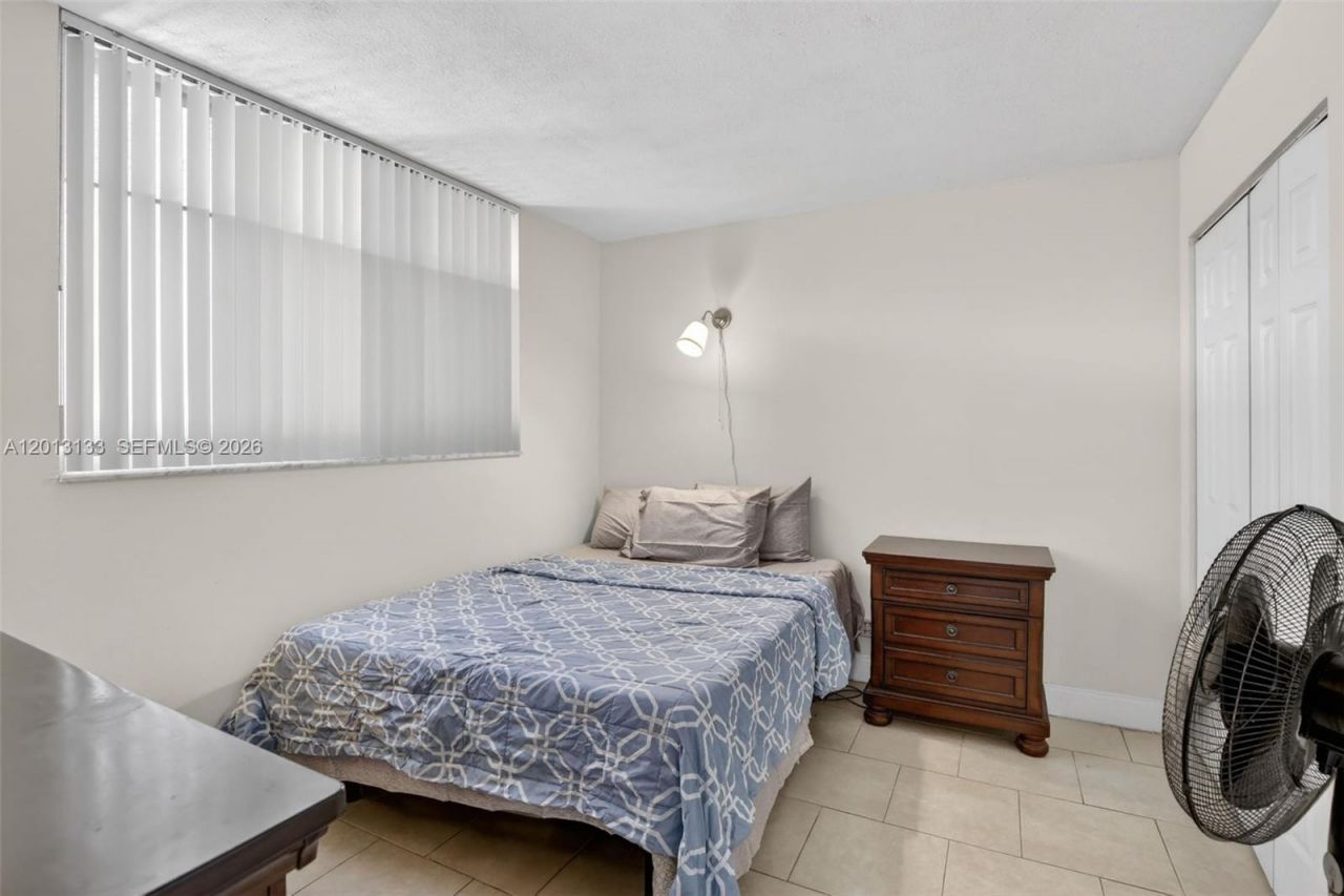 9330 Lagoon Pl, Unit 307, Davie, FL 33324 Photo
