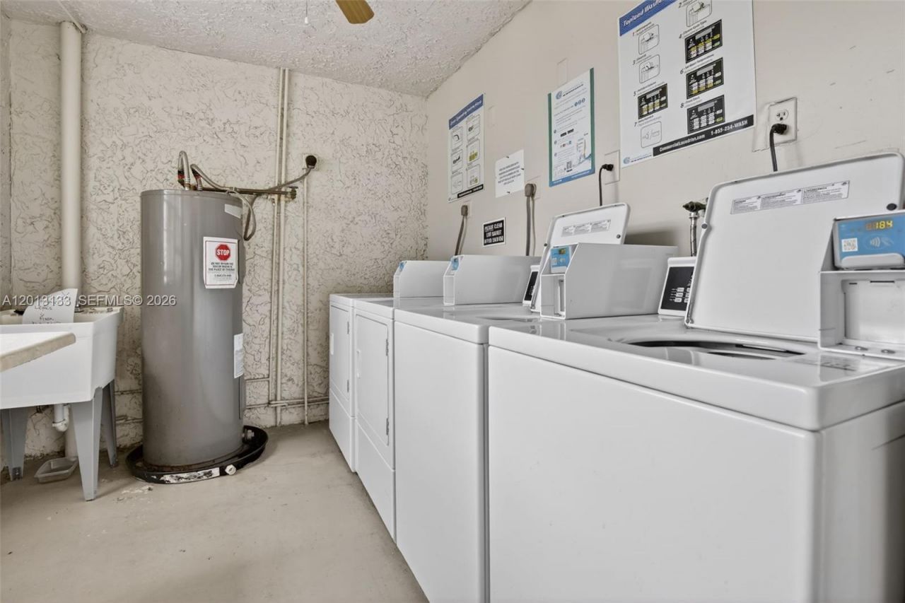 9330 Lagoon Pl, Unit 307, Davie, FL 33324 Photo