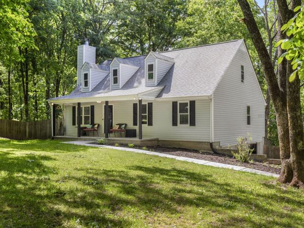 206 Brookwood Dr , Burns, TN 37029