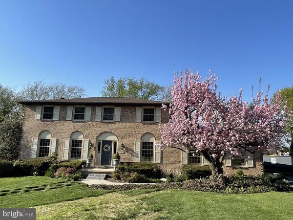 3220 ROUND HILL ROAD, YORK, PA 17402