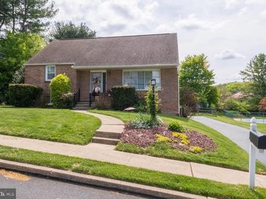 229 GRANDE VALLEY ROAD, READING, PA 19606