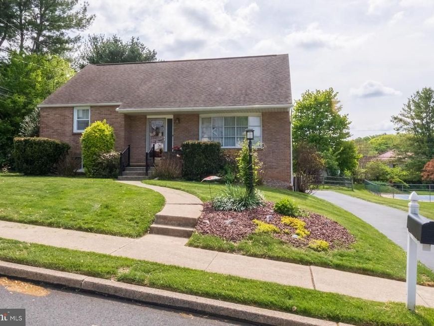 229 Grande Valley Road, Reading, PA 19606 Main Photo