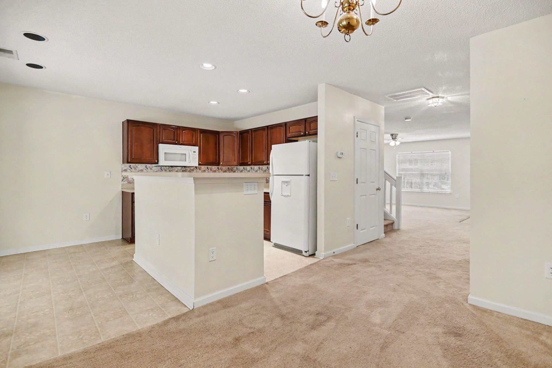 1043 Penny Ln. Photo 14