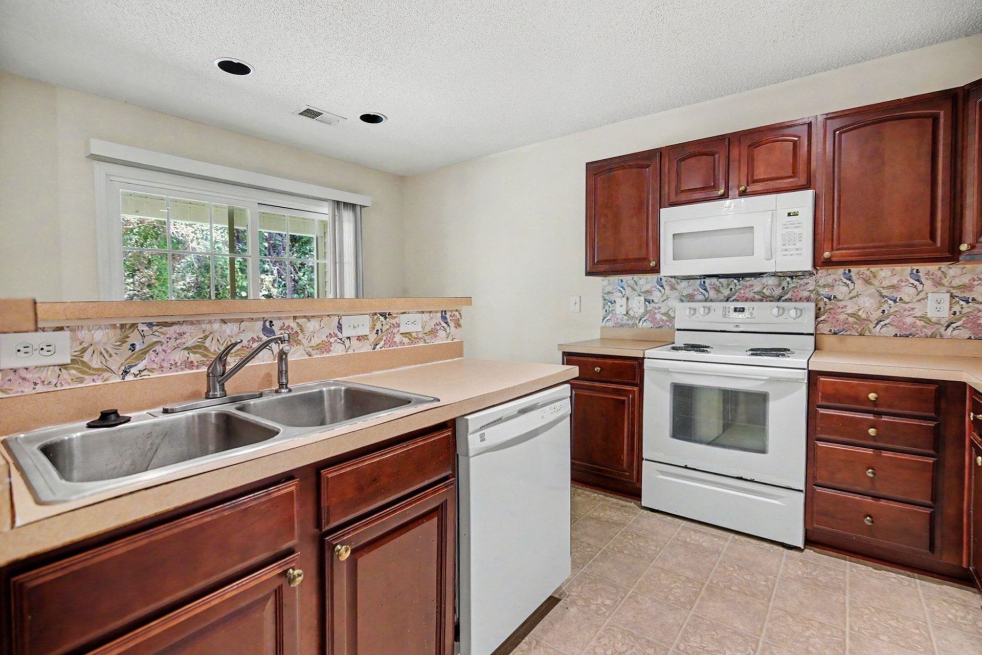 1043 Penny Ln. Photo 16