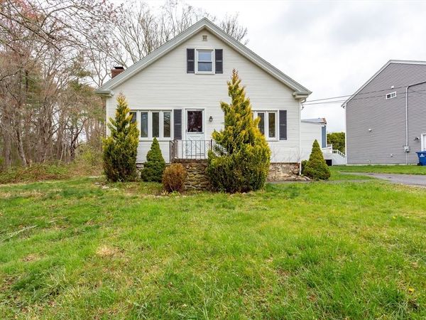 31 Bradford St, New Bedford, MA 02745
