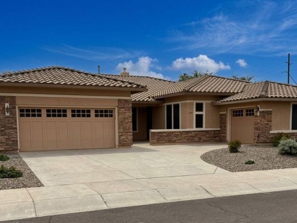 16017 W GLENROSA Avenue, Goodyear, AZ 85395