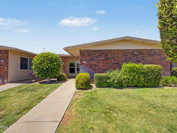 17476 N DEL WEBB Boulevard, Sun City, AZ 85373
