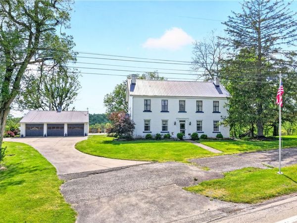 1874 E National Pike, Scenery Hill, PA 15360