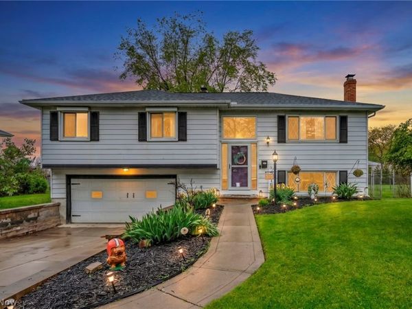 36729 Lakehurst Drive , Eastlake, OH 44095