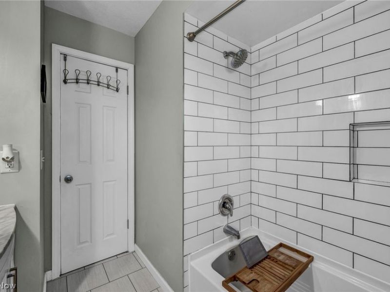 36729 Lakehurst Drive, Eastlake, OH 44095 Photo 17