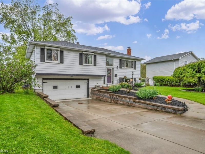 36729 Lakehurst Drive, Eastlake, OH 44095 Photo 3