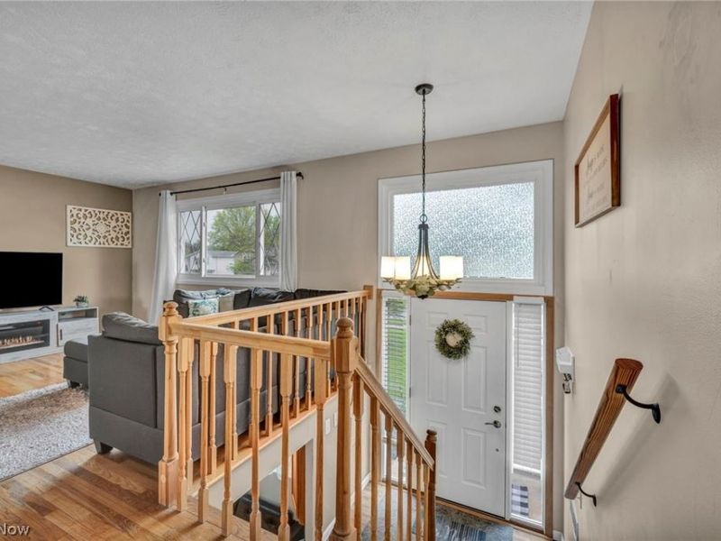 36729 Lakehurst Drive, Eastlake, OH 44095 Photo 4