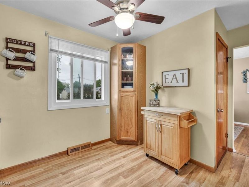 36729 Lakehurst Drive, Eastlake, OH 44095 Photo 9
