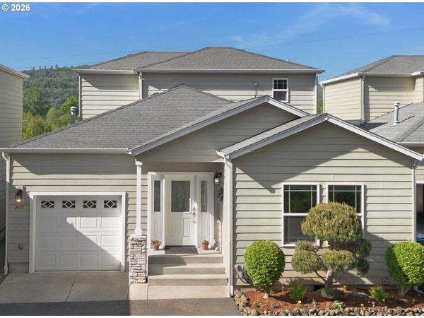 2471 SE WALDON AVE, Roseburg, OR 97470