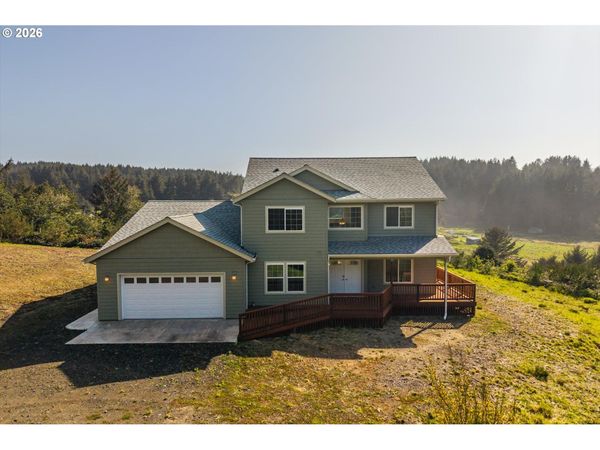 63315 BASTENDORF BEACH RD, Coos Bay, OR 97420