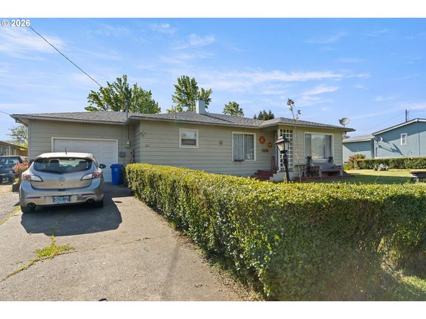 311 SE GRAPE AVE, Winston, OR 97496