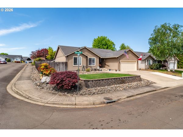 317 GREYSTONE ST, Sutherlin, OR 97479