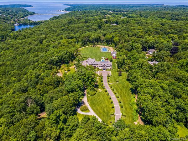 #471 Woodbury , Cold Spring Harbor, NY 11724
