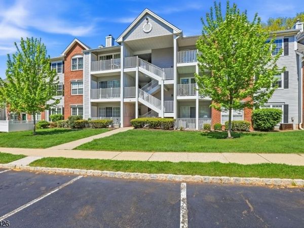 808 Breckenridge Dr, Branchburg, NJ 08876