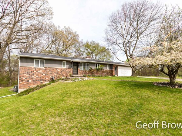 4145 11 Mile Road NE, Rockford, MI 49341