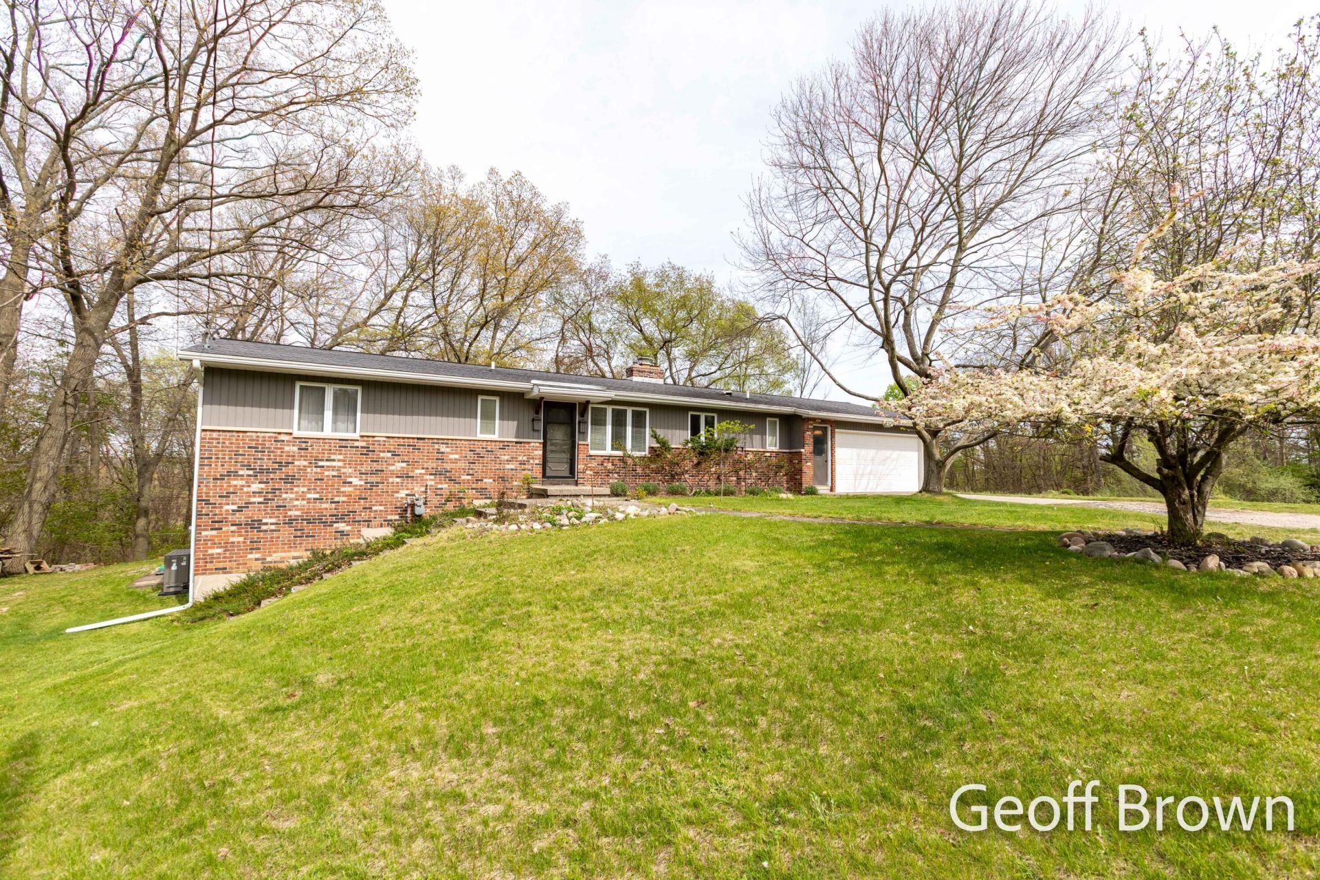 4145 11 Mile Road Ne, Rockford, MI 49341 Main Photo