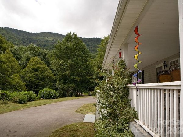 165 Peepeye Cove Road , Leicester, NC 28748