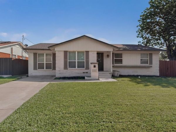 2302 Lagoon Drive, Mesquite, TX 75150