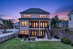 217 Porth Circle photo 4