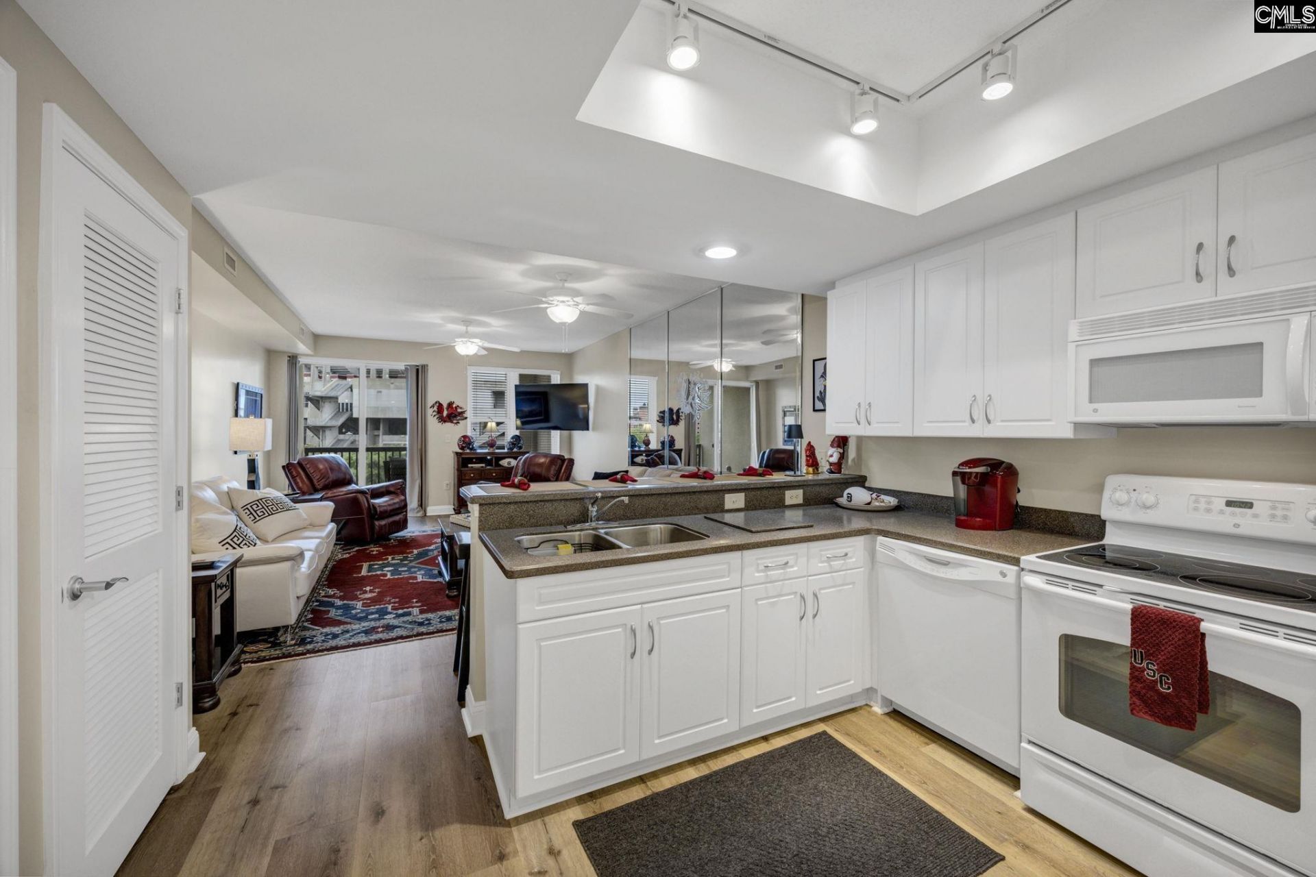 1100 Bluff Road Photo 14