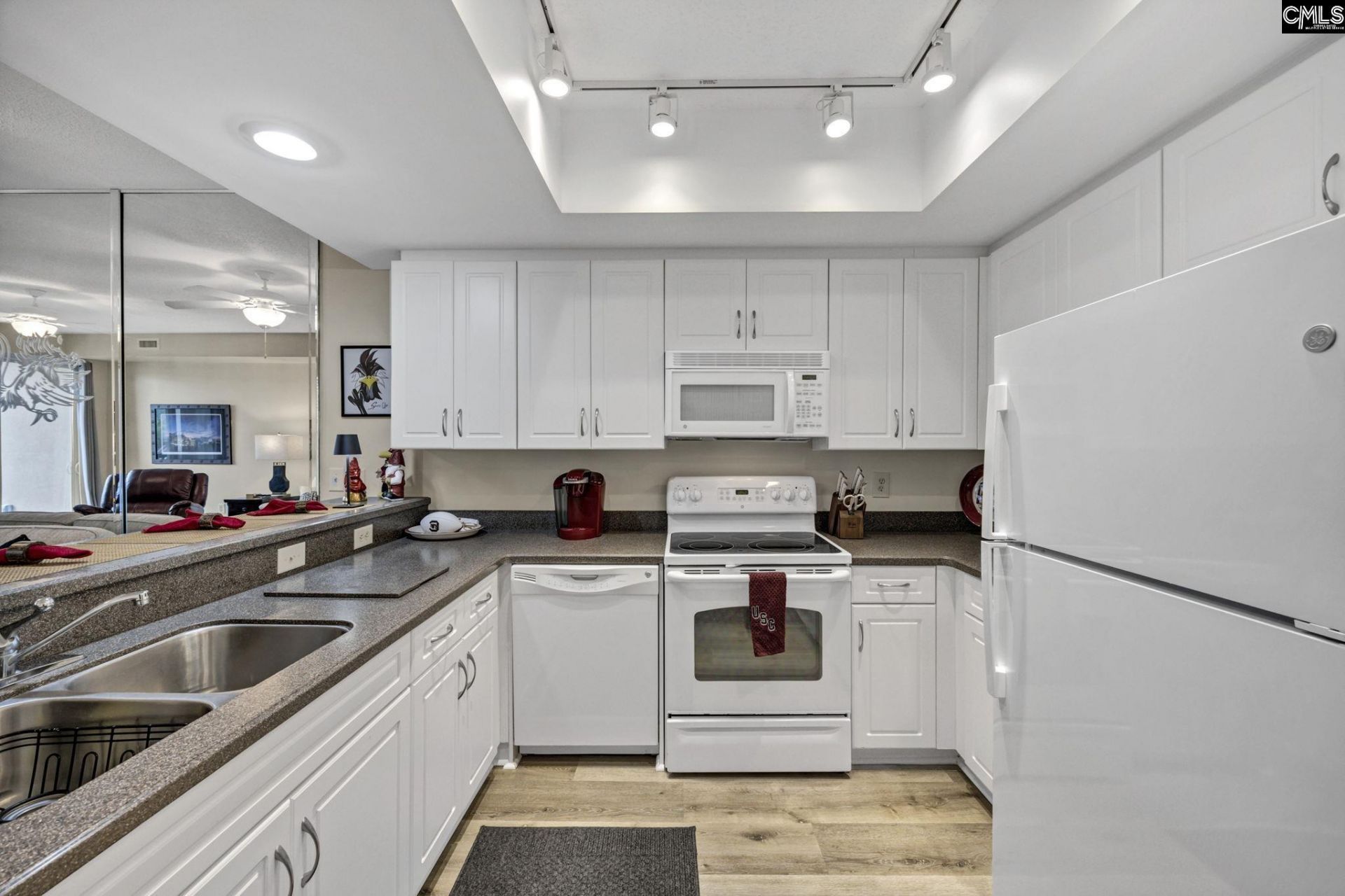 1100 Bluff Road Photo 17